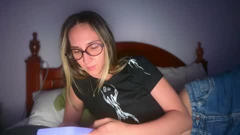 Pinkilola online show from June 9, 1:39 am