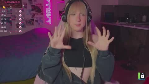 pinkvenom_ online show from February 23, 5:26 pm