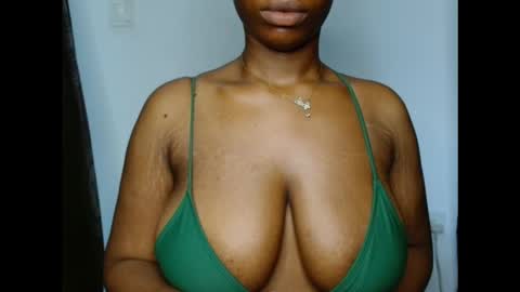 Snapshot of pinkxsugar chatting on October 19, 11:26 am pinkxsugar online show from October 19, 11:26 am