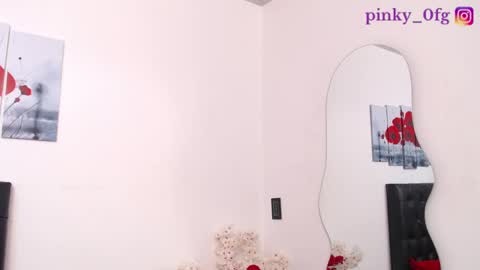 pinky_f00x online show from October 21, 8:34 pm