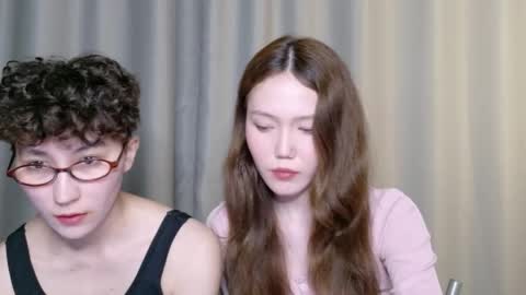 Li long hair and Ru short hair online show from June 6, 11:32 pm