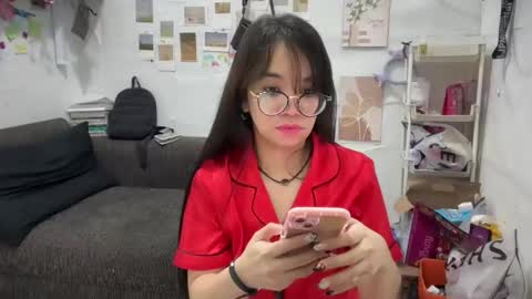 Snapshot of pinkyrosexx chatting on October 16, 9:42 am Rose online show from October 16, 9:42 am