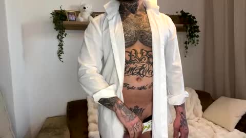 pino151177 online show from January 19, 3:11 pm