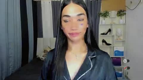 pixiedoll_ online show from February 15, 3:09 am