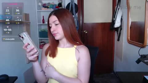 Snapshot of pixienaughty chatting on October 19, 12:21 pm Nani online show from October 19, 12:21 pm