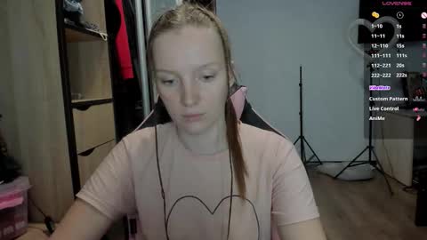 Snapshot of playful_mary chatting on October 12, 10:19 am Masha online show from October 12, 10:19 am