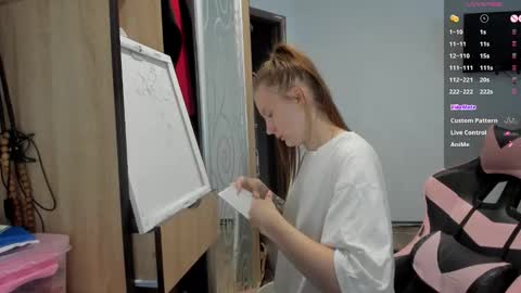 Snapshot of playful_mary chatting on September 28, 8:45 am Masha online show from September 28, 8:45 am