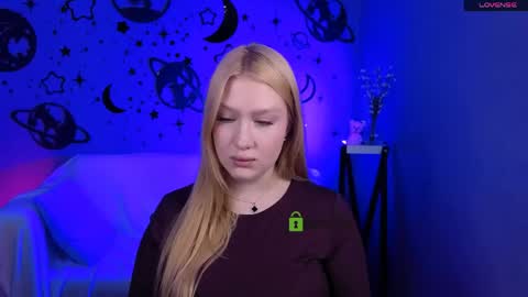 Sophie online show from April 14, 7:28 pm