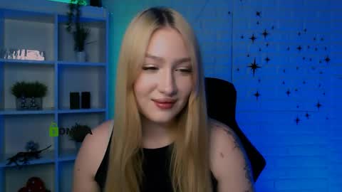 Sophie online show from May 26, 7:20 pm