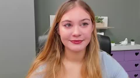 Snapshot of playgirl_valeria chatting on February 15, 7:49 am Valeria online show from February 15, 7:49 am