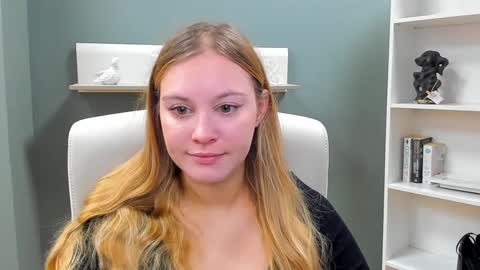 Snapshot of playgirl_valeria chatting on January 5, 8:11 am Valeria online show from January 5, 8:11 am