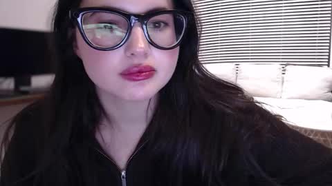 Mary online show from February 21, 9:51 pm