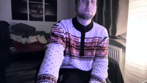 Snapshot of plboy23 chatting on December 23, 6:37 pm Hello ask me . Im glad to see you here in my room. Welcome PVT is open online show from December 23, 6:37 pm