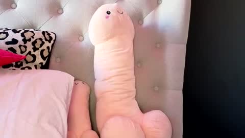 Rose  online show from July 7, 7:23 am
