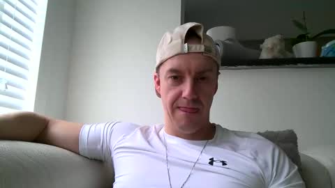 Snapshot of ploki2000 chatting on October 19, 8:52 am Kevin online show from October 19, 8:52 am