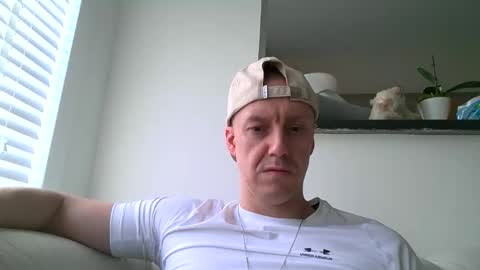Snapshot of ploki2000 chatting on October 26, 12:39 pm Kevin online show from October 26, 12:39 pm