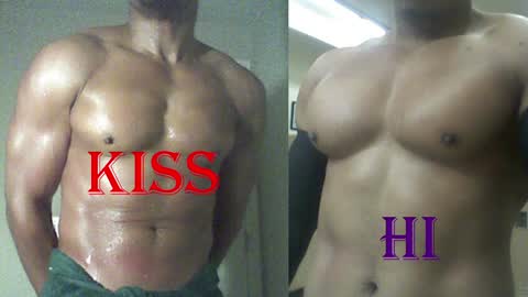 StraightPlush online show from April 2, 2:08 am