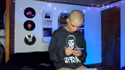   online show from February 16, 10:43 pm