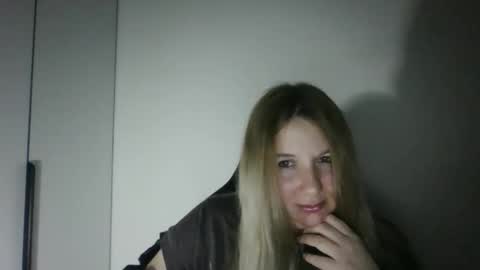 poliholly online show from March 2, 7:53 pm