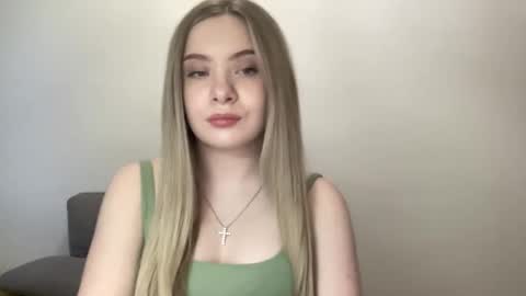 polishangel222 online show from March 12, 4:33 pm
