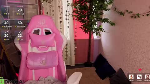 Polly online show from March 21, 1:44 am