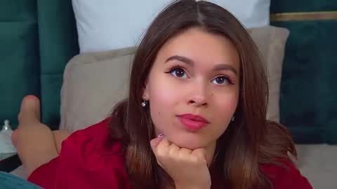 Polly online show from November 12, 7:11 am