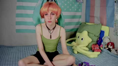 poppyfluffy online show from April 10, 6:12 pm