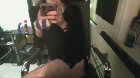 porcelain_tears01 online show from October 12, 9:13 am