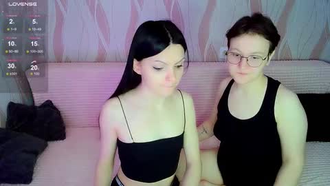 Snapshot of pornostendup chatting on February 21, 10:37 pm Ana and Tati online show from February 21, 10:37 pm