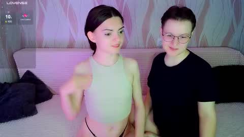 Snapshot of pornostendup chatting on September 9, 10:32 pm Ana and Tati online show from September 9, 10:32 pm