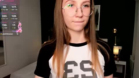Snapshot of portia_bubbles chatting on October 3, 7:44 pm Elizabeth online show from October 3, 7:44 pm