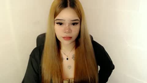 Snapshot of preciousangel69xxx chatting on October 23, 5:09 am MAXXINE online show from October 23, 5:09 am