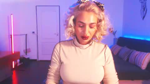 Victoria online show from January 7, 8:31 pm