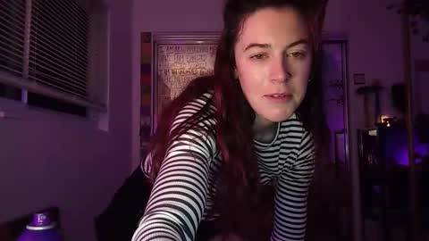 PrettiBritti online show from February 5, 6:17 am