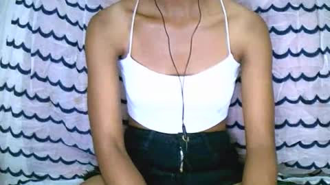 prettiethalia online show from January 10, 8:53 am