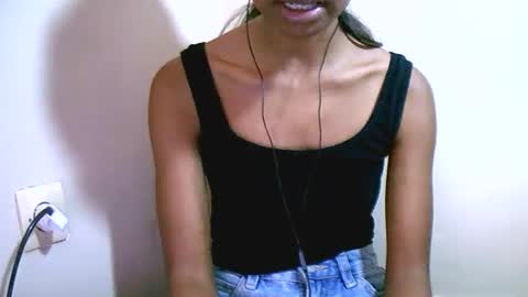 prettiethalia online show from February 6, 9:13 am