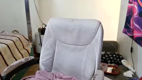 Yasmine pretty online show from December 14, 11:22 pm