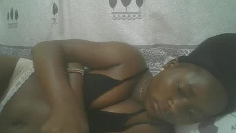 Snapshot of pretty_abella chatting on March 12, 2:01 pm abella online show from March 12, 2:01 pm