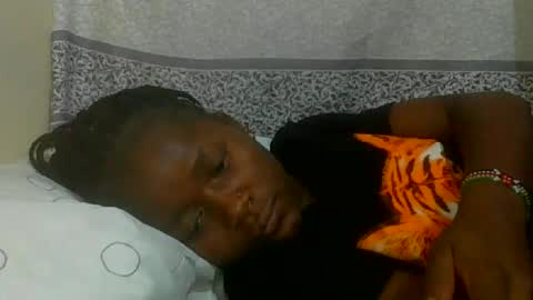 Snapshot of pretty_abella chatting on October 16, 1:05 am abella online show from October 16, 1:05 am