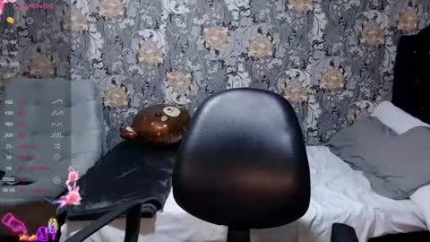 pretty_cristal22 online show from June 17, 12:04 am