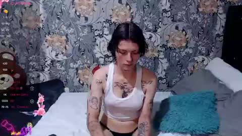 pretty_cristal22 online show from June 18, 12:21 pm