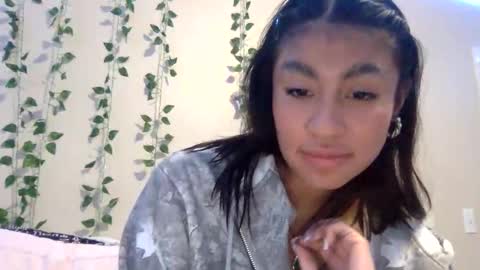 pretty_girl828687 online show from January 9, 7:08 pm