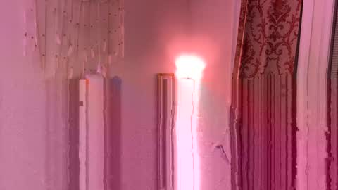 Snapshot of pretty_in_p1nk chatting on December 13, 5:49 am Sophie online show from December 13, 5:49 am