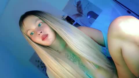 Flor online show from October 30, 10:32 pm