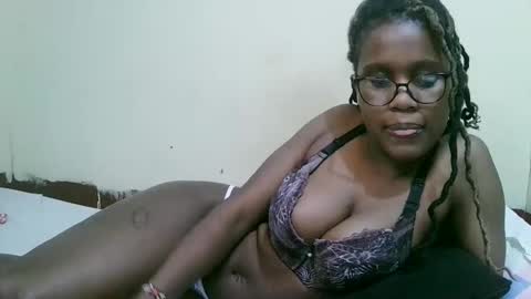 pretty_mellan online show from February 18, 1:10 am