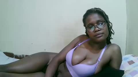 pretty_mellan online show from February 20, 6:28 am