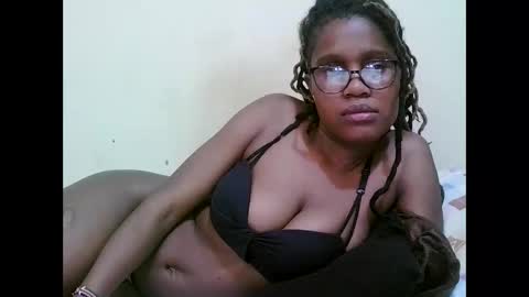pretty_mellan online show from March 9, 1:04 am