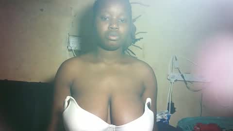 pretty_milan online show from May 1, 11:59 am