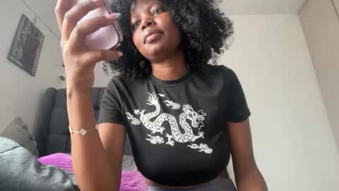 Pretty peaches online show from February 22, 12:19 pm