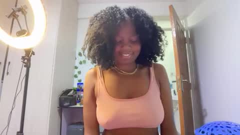 Pretty peaches online show from March 5, 7:12 pm